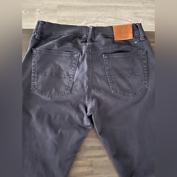 Lucky Brand Men's Dark Jeans - Picture 4 of 6